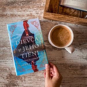 Audrey Blake – Dievča v jeho tieni